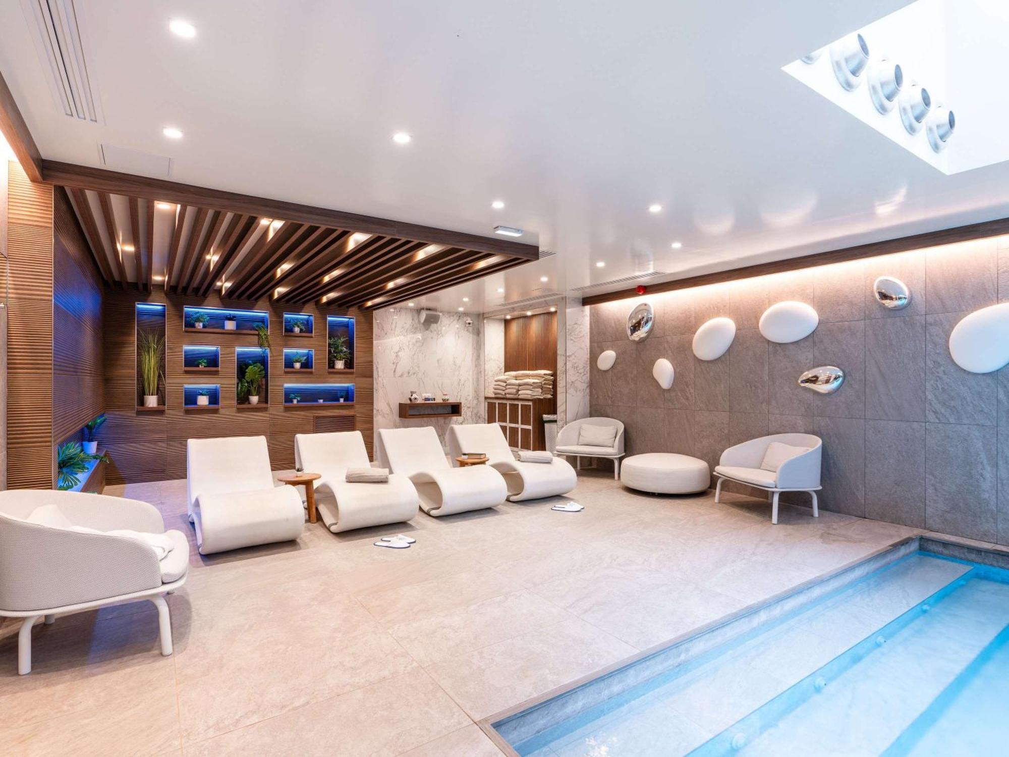 Otel Novotel 4*